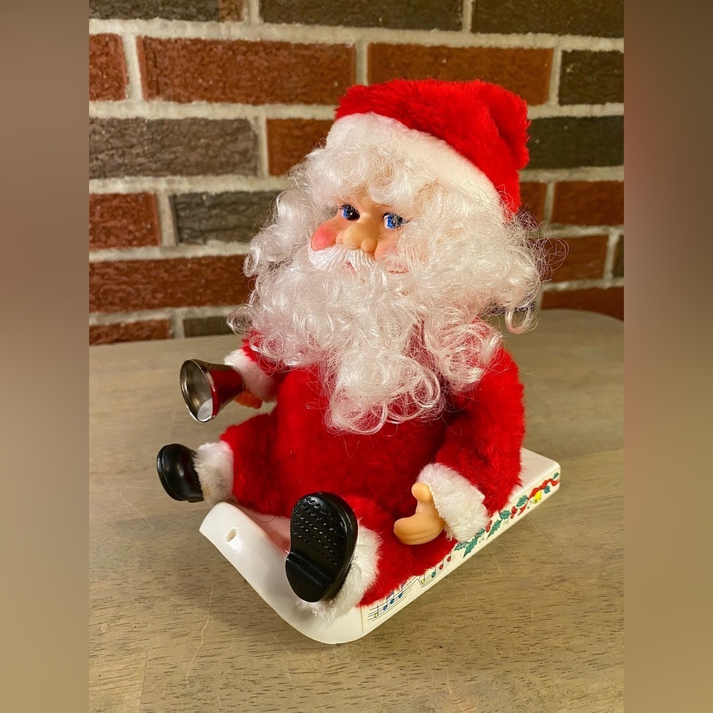 Vintage Sledding Santa Musical Bump Go Action Ringing‎ Bell 3 Songs Moves 80s